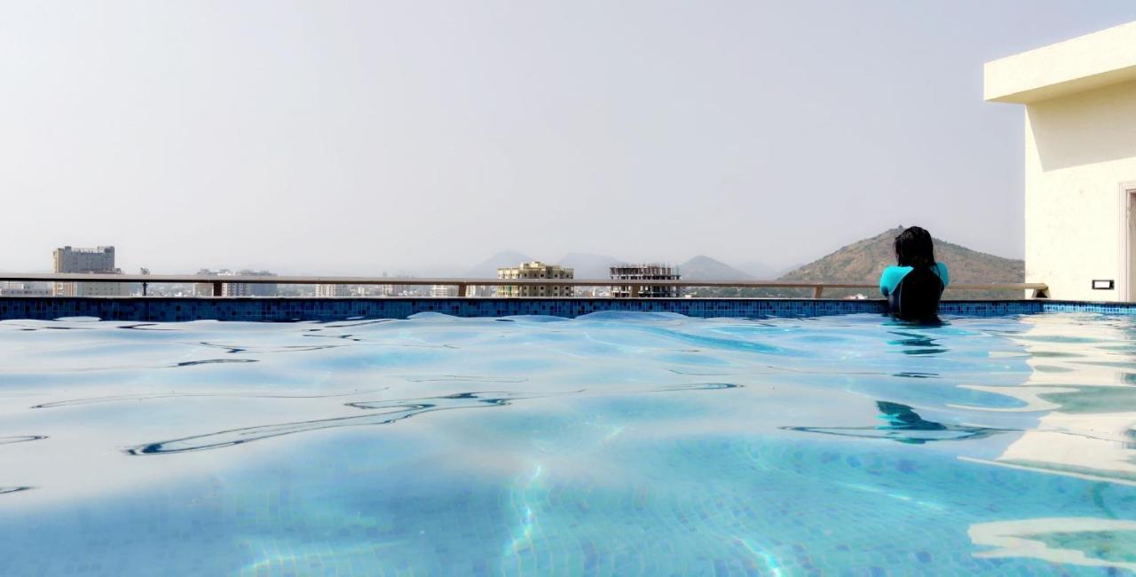 Clover Inn Udaipur Exterior photo